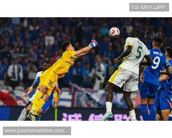 大连人队与上海申花队激战正酣谁将赢得这场精彩对决的胜利